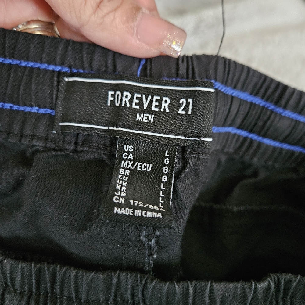 Forever 21 men's joggers pants - Picture 4 of 6